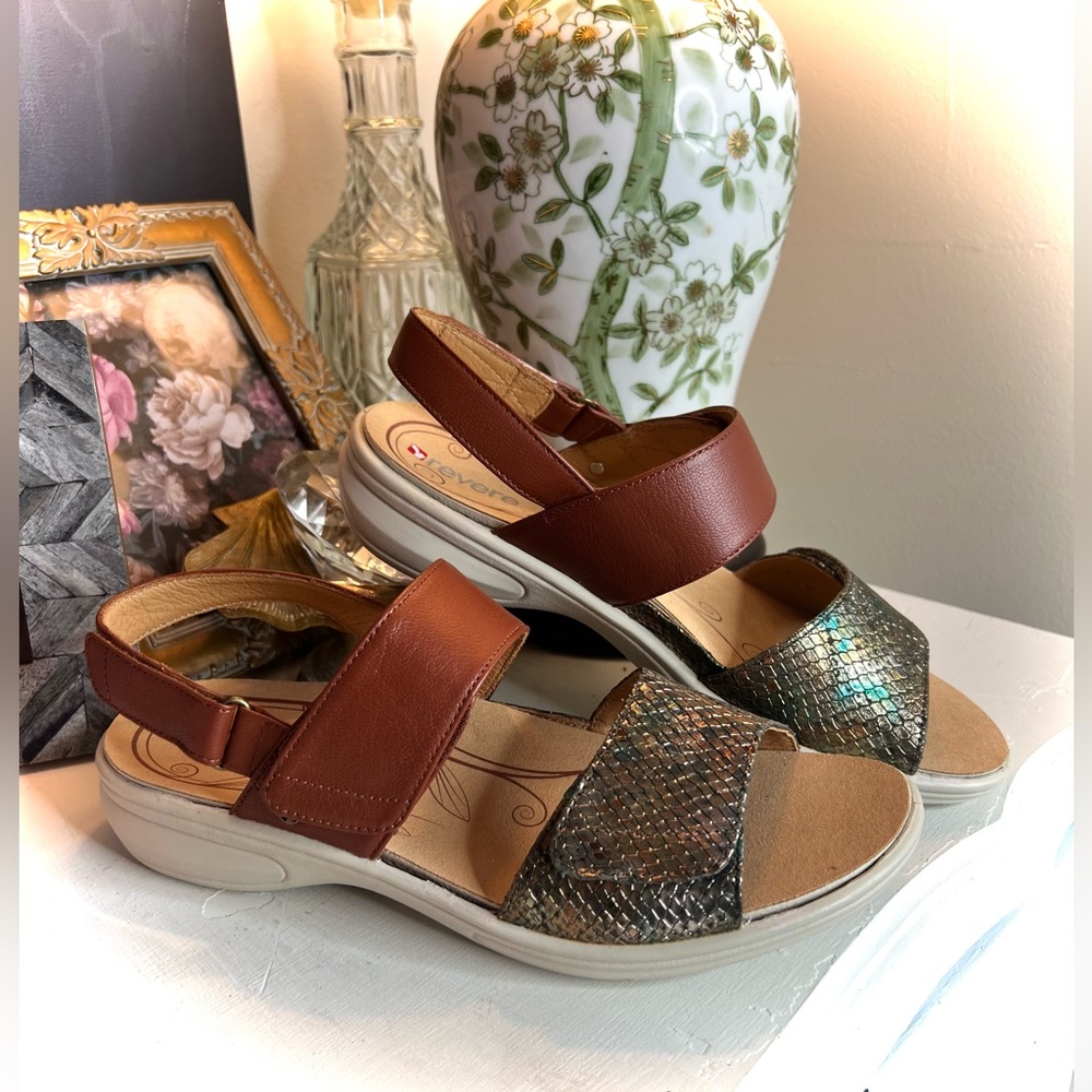 Revere Cognac/Peacock Python Como Back Strap Leat… - image 1